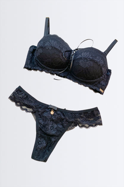 03631 - Conjunto de Lingerie de Renda: Sutiã, Calcinha Fio e Luvas - Nuance